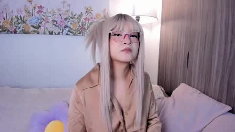 Sara  new account  give me thomb up  Follow me   help me reach 15k followers again   online show from 10.12.25