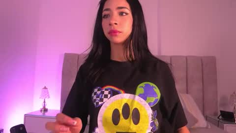 sara_lopee1 online show from 11.25.25