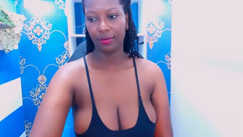 Snapshot of sara_marks chatting on 12.12.24 S A R A online show from 12.12.24
