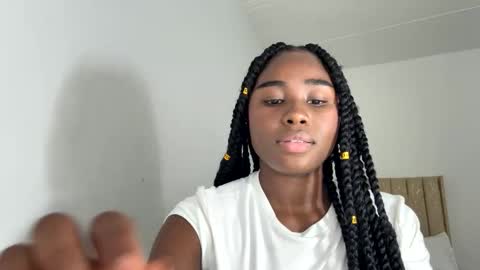 Sara online show from 10.31.25