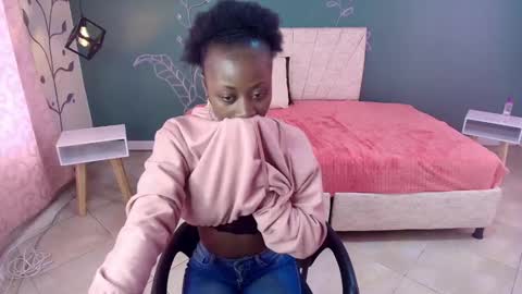 Snapshot of sara_naugty chatting on 02.13.25 S A R A online show from 02.13.25