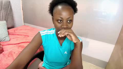 Snapshot of sara_naugty chatting on 02.17.25 S A R A online show from 02.17.25