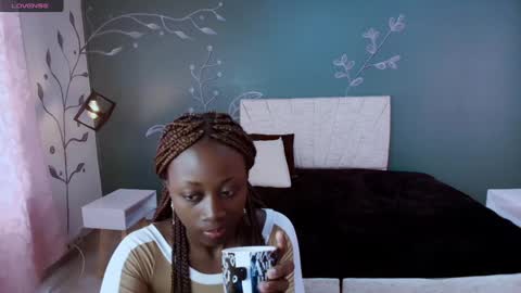 Snapshot of sara_naugty chatting on 02.22.25 S A R A online show from 02.22.25