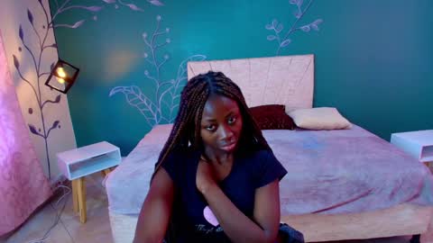 Snapshot of sara_naugty chatting on 03.03.25 S A R A online show from 03.03.25