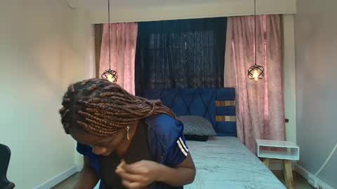 Snapshot of sara_naugty chatting on 03.12.25 S A R A online show from 03.12.25