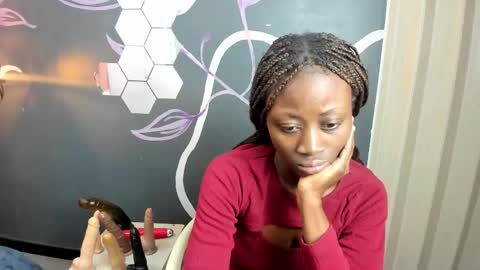 Snapshot of sara_naugty chatting on 10.16.25 S A R A online show from 10.16.25