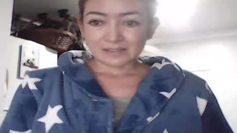 Snapshot of sara_peters chatting on 10.23.25 sara_peters online show from 10.23.25