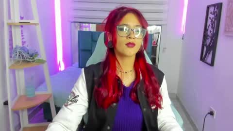sara_red_x online show from 06.10.26