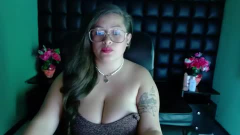 sara_thonson_ online show from 12.05.24