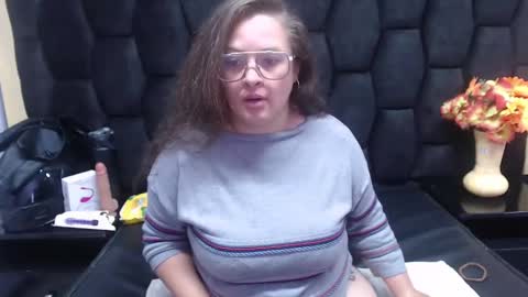 sara_thonson_ online show from 12.19.24