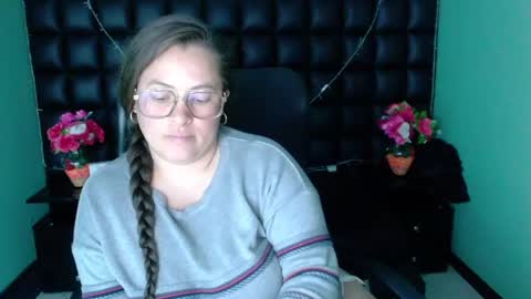 sara_thonson_ online show from 12.28.24