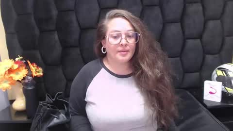 sara_thonson_ online show from 01.30.25