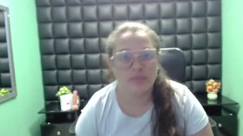 sara_thonson_ online show from 02.02.25