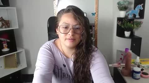 sara_thonson_ online show from 02.04.25