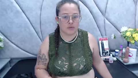 sara_thonson_ online show from 02.12.25