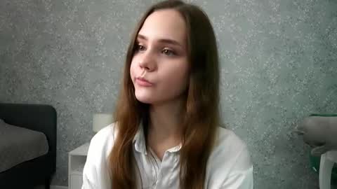 Snapshot of sara_whooops chatting on 10.04.25 Im Sara  online show from 10.04.25