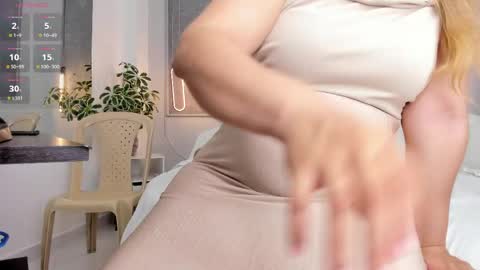 Snapshot of saraa_cute1 chatting on 04.17.26 Saraa Gomez online show from 04.17.26