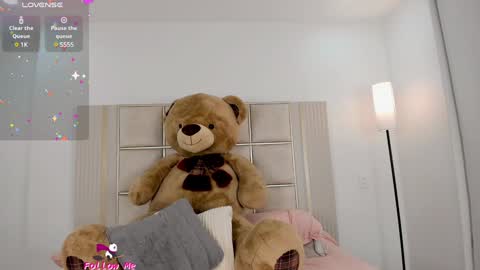 Sara Miller  online show from 01.10.25