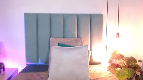 SaraBloom online show from 02.06.25