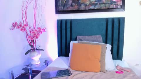 SaraBloom online show from 02.15.25