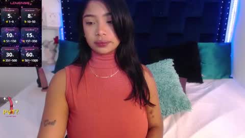 SARAHGIL online show from 03.08.25