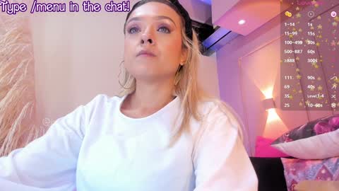 Snapshot of saraavila_ chatting on 12.22.24 SaraAvila  online show from 12.22.24