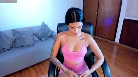 Snapshot of saracorraless chatting on 02.25.26 Sara Everyday From 1430 to 2130 Col Time online show from 02.25.26