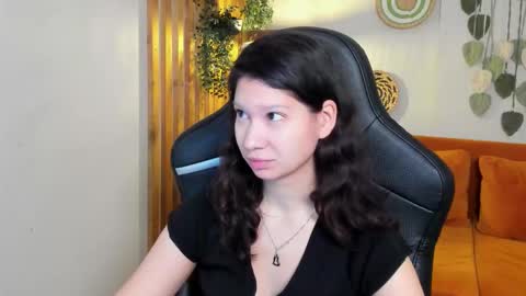 SaraDenars online show from 11.13.25