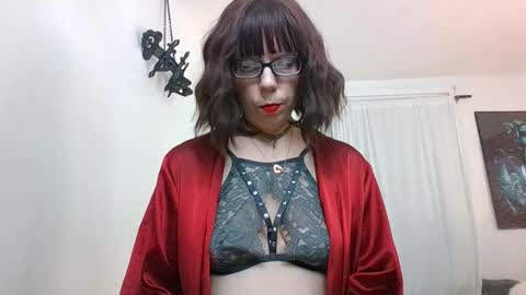 Sara Desire online show from 12.30.24