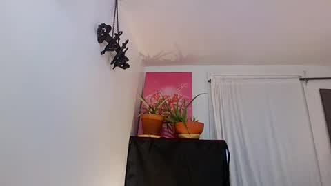 Sara Desire online show from 02.03.25