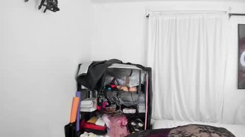 Sara Desire online show from 03.06.25