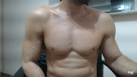 saradorj92 online show from 01.30.25