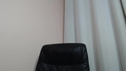 saradorj92 online show from 01.16.26