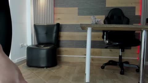 Sara Ferrera online show from 12.31.24