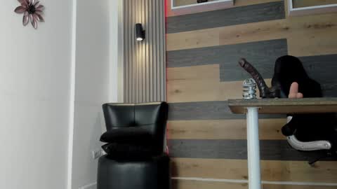 Sara Ferrera online show from 01.04.25