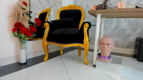 Sara Ferrera online show from 10.12.25