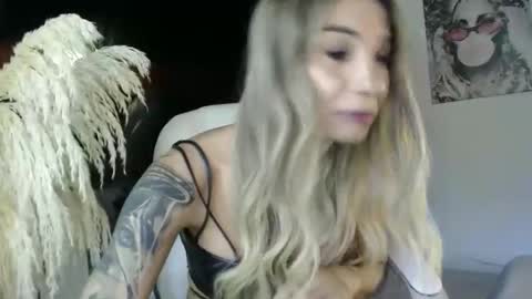 CALL ME LOVE SARITA online show from 10.20.25