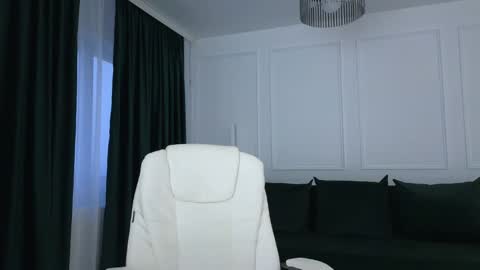 sarah l0v3 online show from 12.17.25