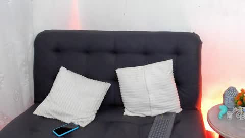 Sarah Redhair  Nicolle Black hair  online show from 12.19.24