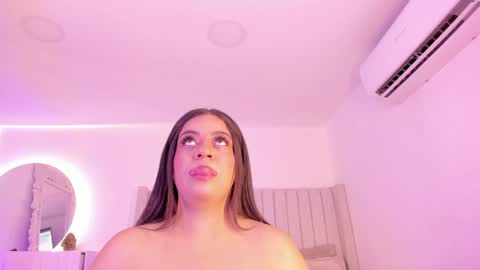 Snapshot of sarah_bonneth chatting on 02.02.25 Sarah Bonneth online show from 02.02.25