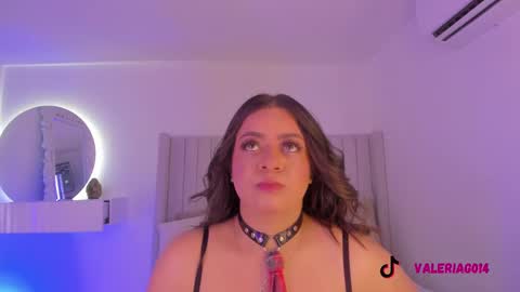 Snapshot of sarah_bonneth chatting on 03.09.25 Sarah Bonneth online show from 03.09.25