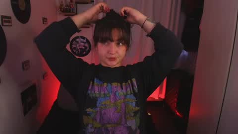 Snapshot of sarah_cuteeyes chatting on 03.29.26 Sara online show from 03.29.26