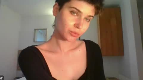 Snapshot of sarah_desire01 chatting on 02.17.26 Sarah online show from 02.17.26