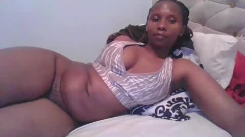 Snapshot of sarah_haggai chatting on 09.20.25 sarah_haggai online show from 09.20.25