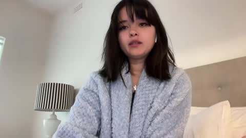 Snapshot of sarah_heart_aus chatting on 12.28.24 Sarah Heart Aus online show from 12.28.24
