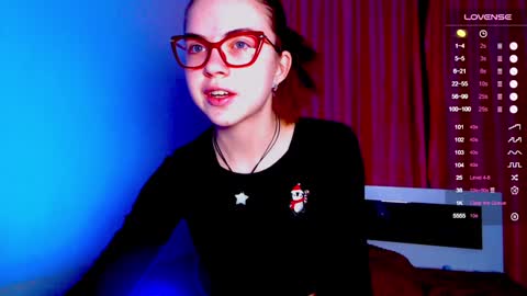 Snapshot of sarah_hs chatting on 12.19.24 Sarah online show from 12.19.24