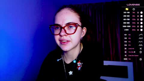 Snapshot of sarah_hs chatting on 12.19.24 Sarah online show from 12.19.24