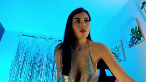 Snapshot of sarah_perez1 chatting on 01.05.25 INSTAGRAM...sarah22 p online show from 01.05.25