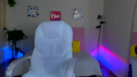 Snapshot of sarah_ramirez777 chatting on 12.19.24 Sarah Ramirez online show from 12.19.24