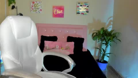 Snapshot of sarah_ramirez777 chatting on 02.26.25 Sarah Ramirez online show from 02.26.25